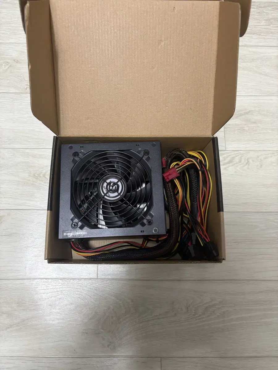 중고 정격 500W 컴퓨터 파워서플라이